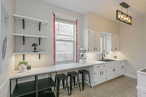 Photo 10 at 181 Muriel Street, College Manor, Newmarket