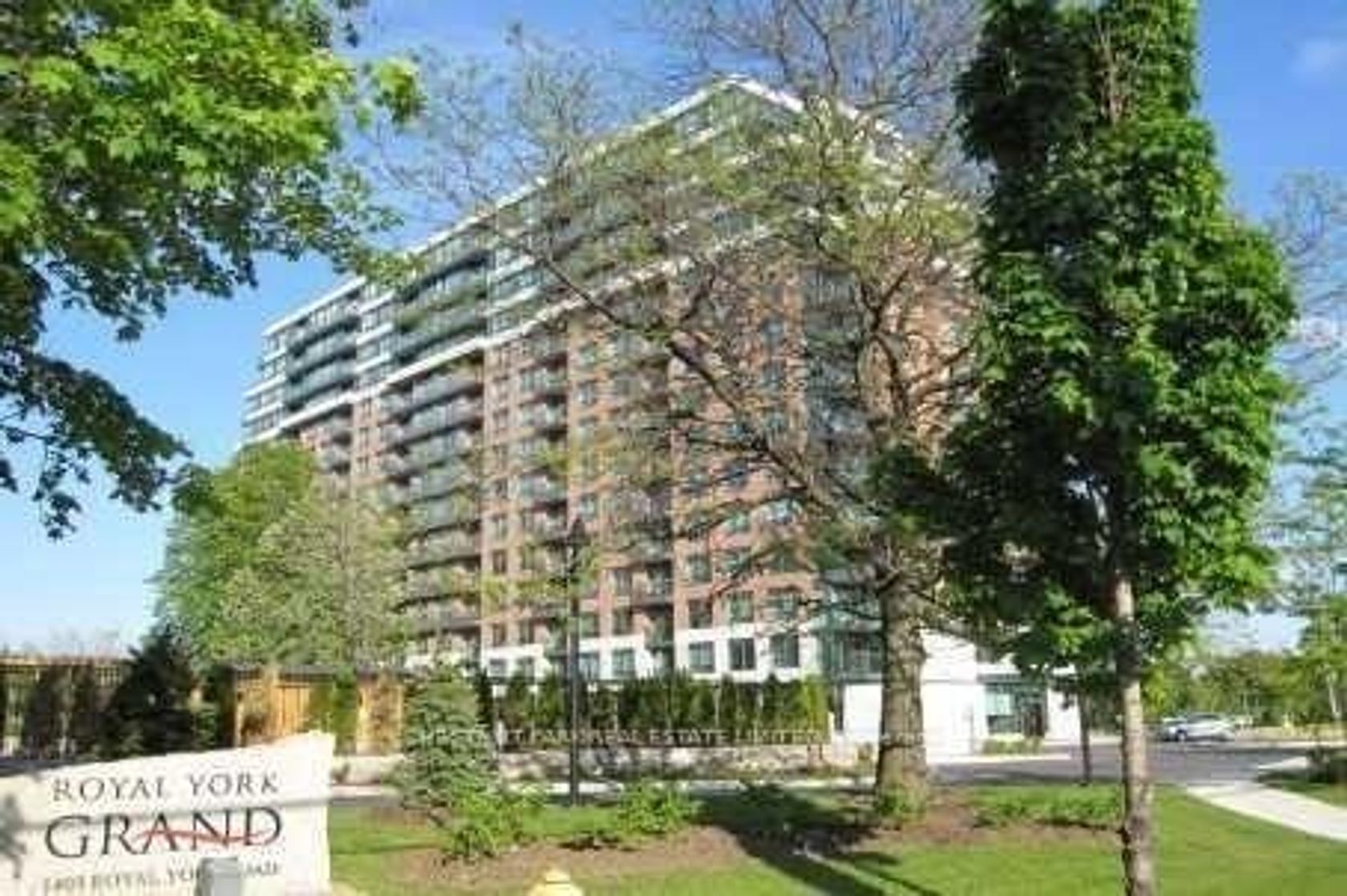 810 - 1403 Royal York Road, Humber Heights, Toronto photo 3 810 - 1403 Royal York Road, Humber Heights, Toronto photo 3