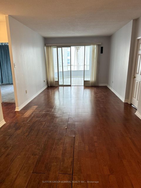 Photo 3 at 711 - 333 Clark Avenue W, Yorkhill, Vaughan