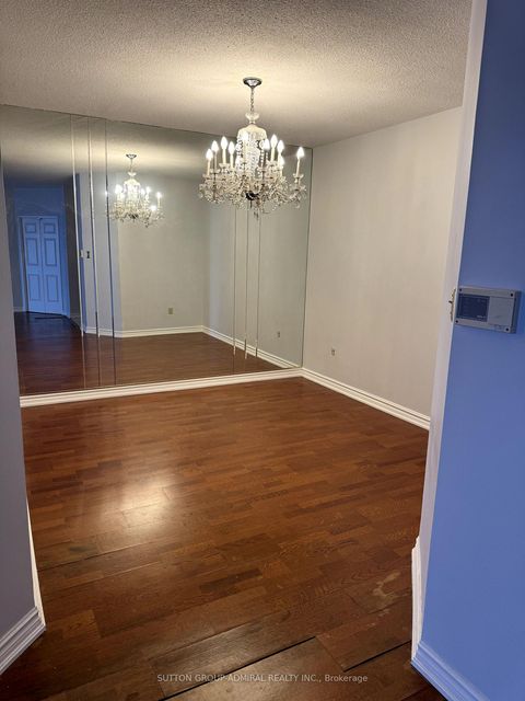 Photo 9 at 711 - 333 Clark Avenue W, Yorkhill, Vaughan