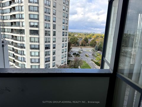 Photo 12 at 711 - 333 Clark Avenue W, Yorkhill, Vaughan