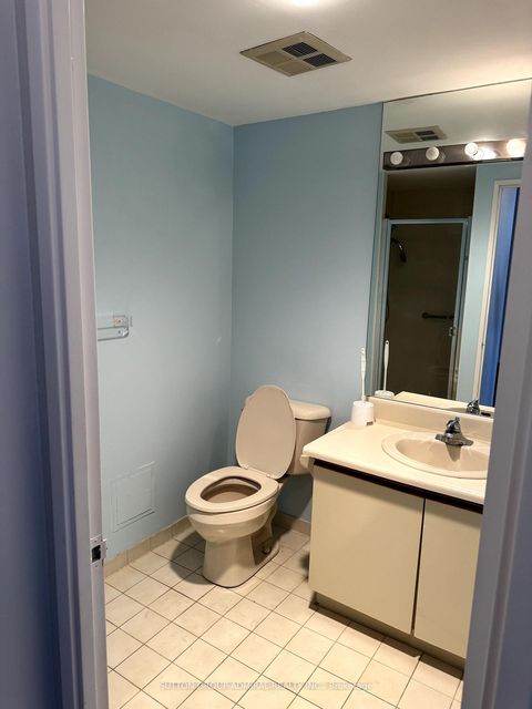 Photo 13 at 711 - 333 Clark Avenue W, Yorkhill, Vaughan