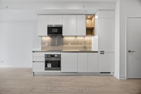 Photo 5 at 909 - 39 Mary Street, City Centre, Barrie