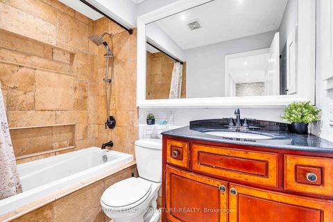 Photo 30 at 14 Poplar Crescent, Aurora Highlands, Aurora