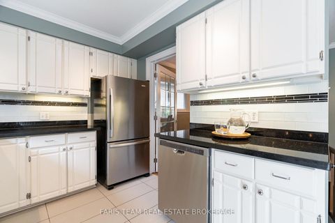 Photo 5 at 27 Ottaway Avenue, Wellington, Barrie Photo 5 at 27 Ottaway Avenue, Wellington, Barrie