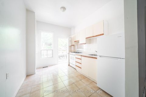 Photo 5 at 1057 Bathurst Street, Annex, Toronto