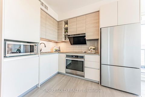 Photo 10 at 1012 - 398 Hwy 7, Doncrest, Richmond Hill