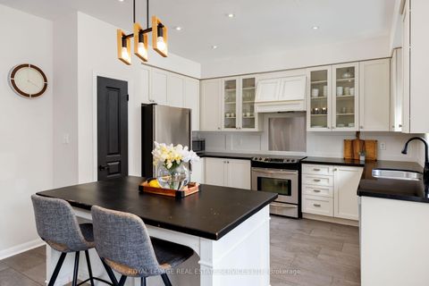 Photo 11 at 2202 Brookhaven Crescent, WM Westmount, Oakville