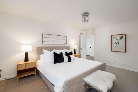 Photo 23 at 2202 Brookhaven Crescent, WM Westmount, Oakville