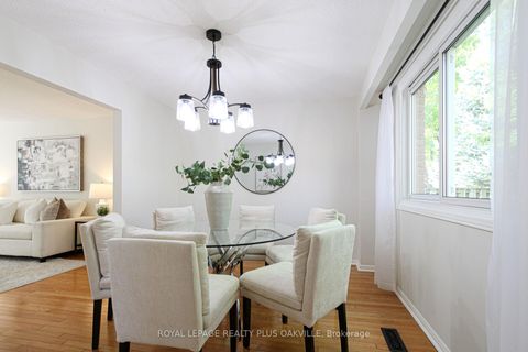 Photo 11 at 1303 Henley Place, FA Falgarwood, Oakville