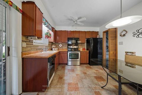 Photo 7 at 6 Windover Drive, Woburn, Toronto