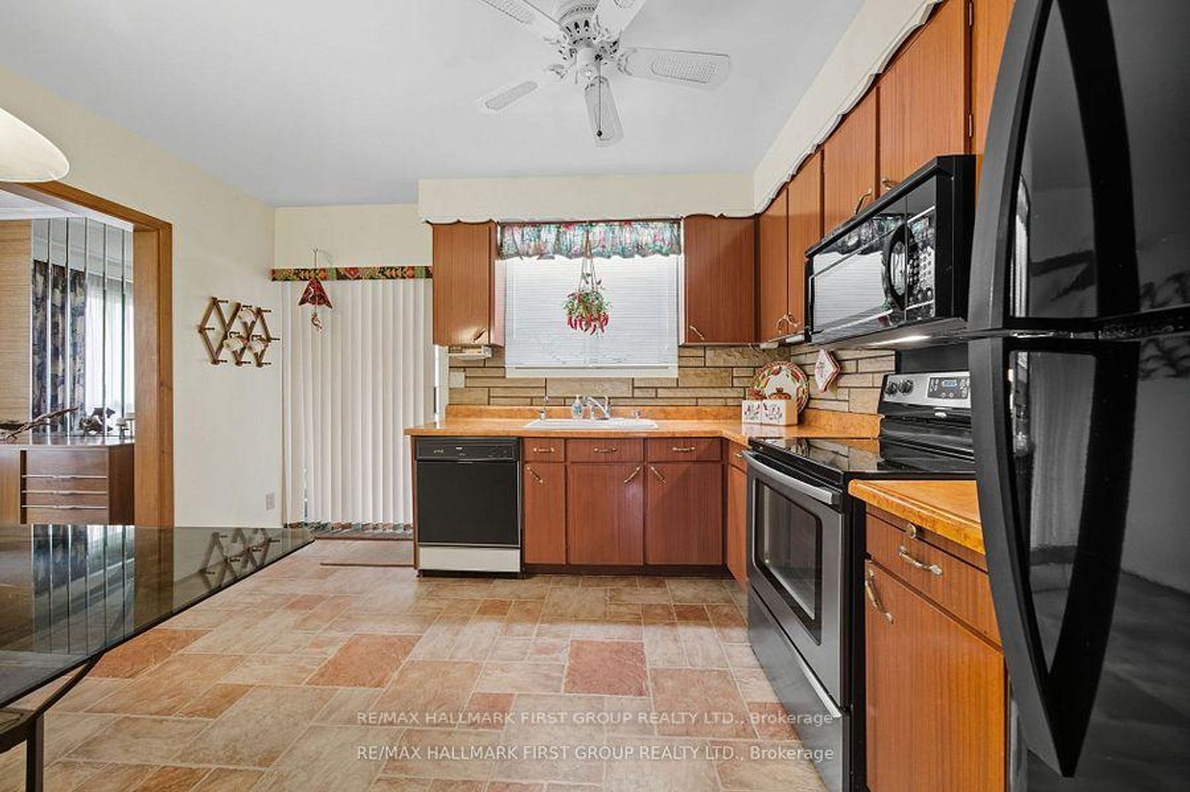 Photo 5 at 6 Windover Drive, Woburn, Toronto Photo 5 at 6 Windover Drive, Woburn, Toronto