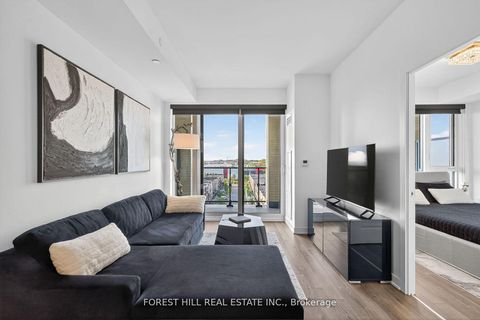 Photo 7 at 831 - 100 Eagle Rock Way, Maple, Vaughan