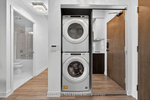 Photo 14 at 831 - 100 Eagle Rock Way, Maple, Vaughan