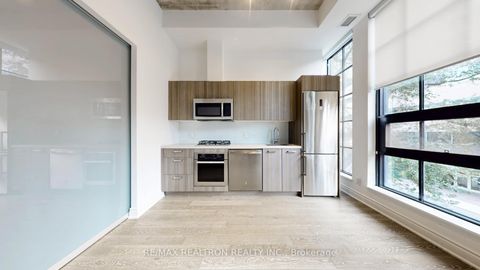 Photo 4 at 201 - 608 Richmond Street W, Waterfront Communities C1, Toronto