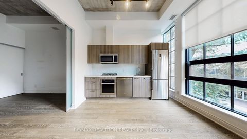 Photo 11 at 201 - 608 Richmond Street W, Waterfront Communities C1, Toronto