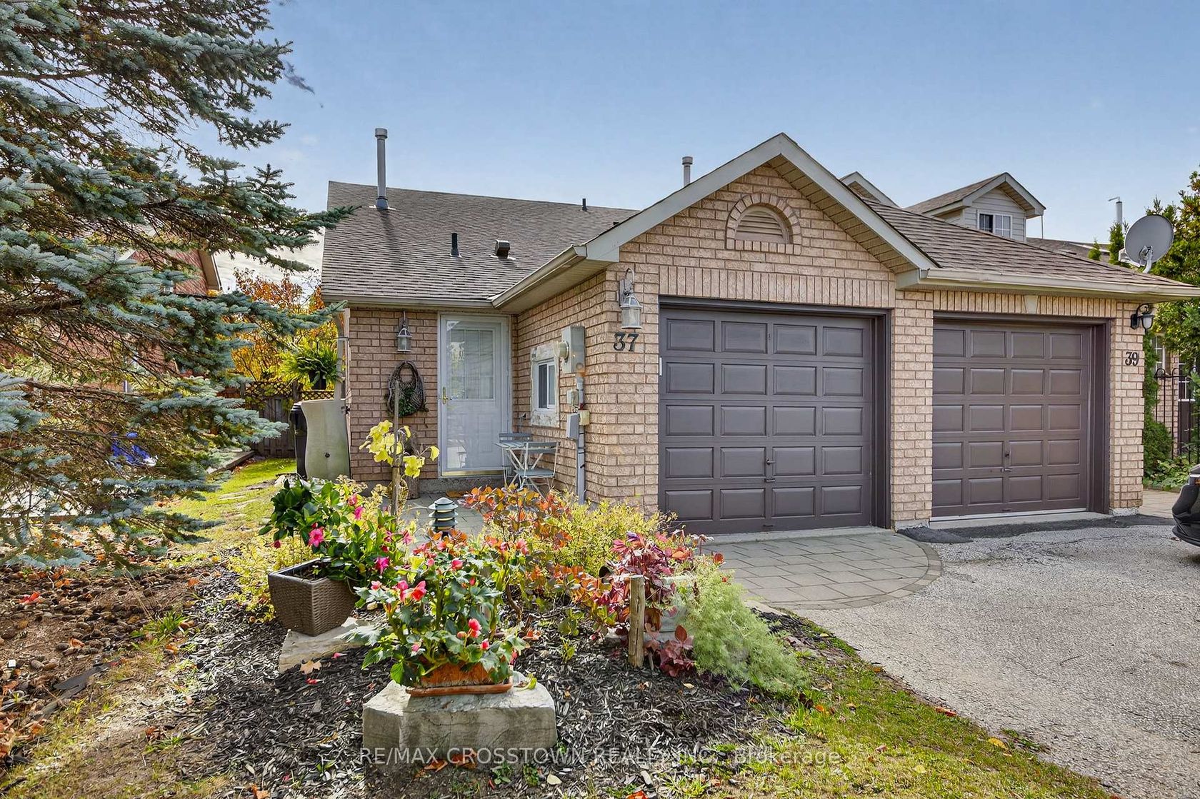 37 Seymour Crescent, Holly, Barrie photo number 2