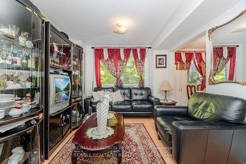 Photo 7 at 40 Skelding Court, West Hill, Toronto