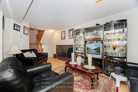 Photo 8 at 40 Skelding Court, West Hill, Toronto