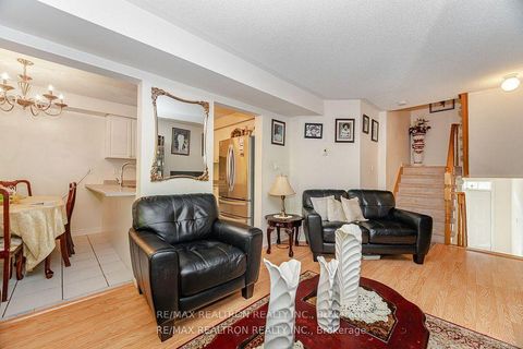 Photo 9 at 40 Skelding Court, West Hill, Toronto