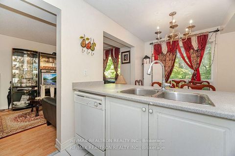 Photo 11 at 40 Skelding Court, West Hill, Toronto