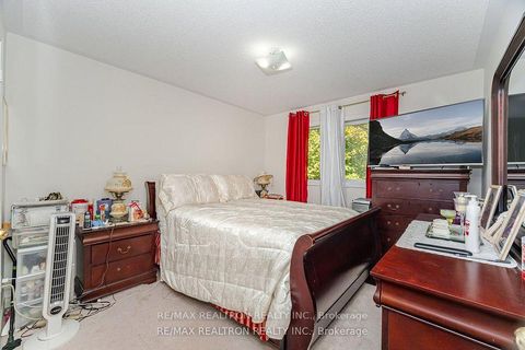 Photo 23 at 40 Skelding Court, West Hill, Toronto