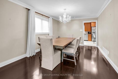 Photo 9 at 25 Grenadier Crescent, Beverley Glen, Vaughan