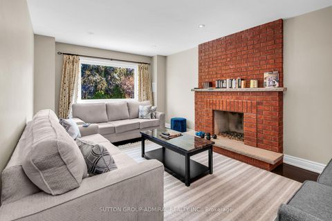 Photo 16 at 25 Grenadier Crescent, Beverley Glen, Vaughan