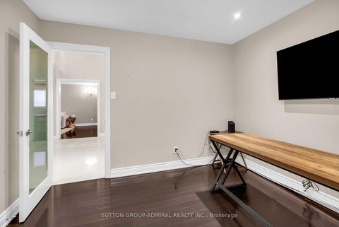 Photo 17 at 25 Grenadier Crescent, Beverley Glen, Vaughan