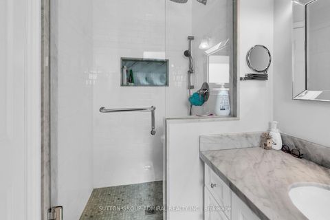 Photo 22 at 25 Grenadier Crescent, Beverley Glen, Vaughan