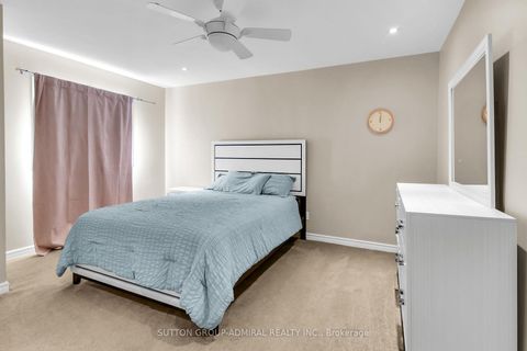 Photo 23 at 25 Grenadier Crescent, Beverley Glen, Vaughan