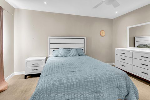 Photo 24 at 25 Grenadier Crescent, Beverley Glen, Vaughan