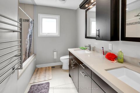 Photo 26 at 25 Grenadier Crescent, Beverley Glen, Vaughan