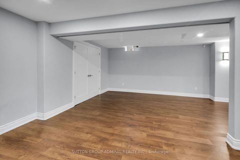 Photo 31 at 25 Grenadier Crescent, Beverley Glen, Vaughan