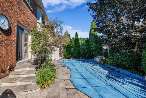 Photo 39 at 25 Grenadier Crescent, Beverley Glen, Vaughan