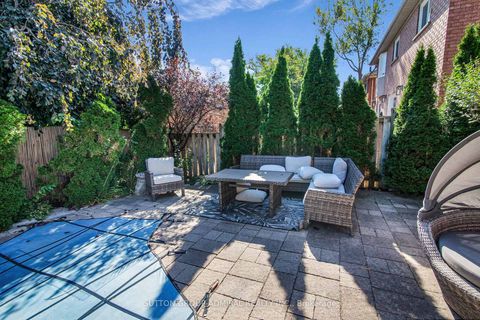 Photo 41 at 25 Grenadier Crescent, Beverley Glen, Vaughan