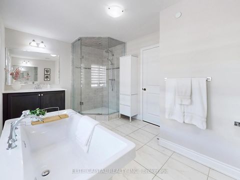 Photo 19 at 31 - 1331 Major Mackenzie Drive, Patterson, Vaughan