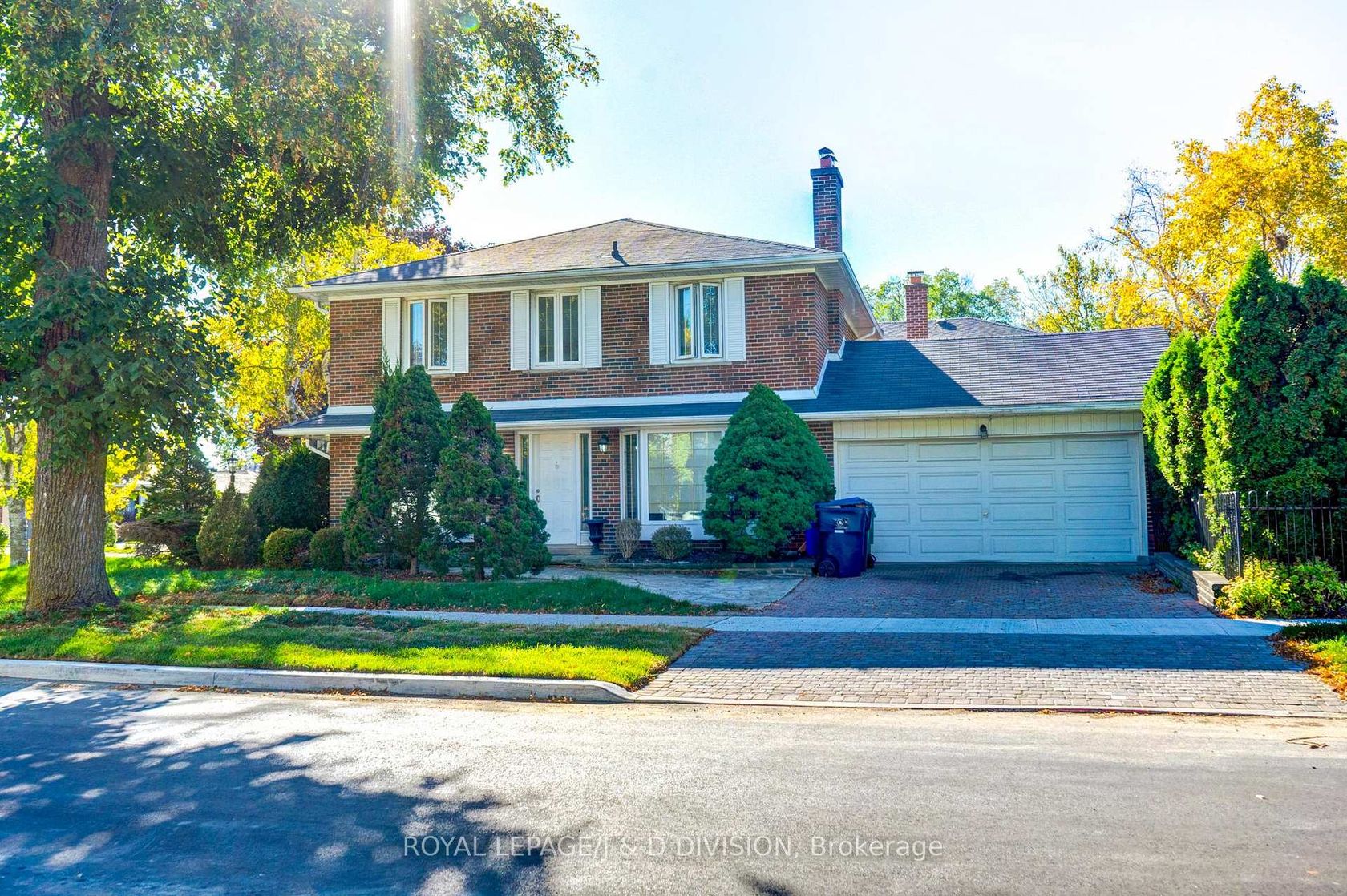 Photo 2 at 66 Brian Drive, Pleasant View, Toronto Photo 2 at 66 Brian Drive, Pleasant View, Toronto