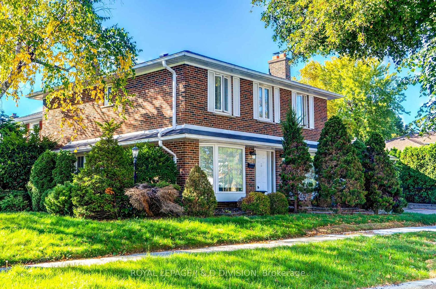 Photo 4 at 66 Brian Drive, Pleasant View, Toronto Photo 4 at 66 Brian Drive, Pleasant View, Toronto