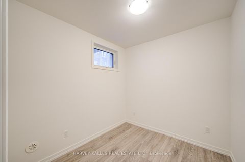 Photo 21 at 28 - 18 Lytham Green Circle, Glenway Estates, Newmarket