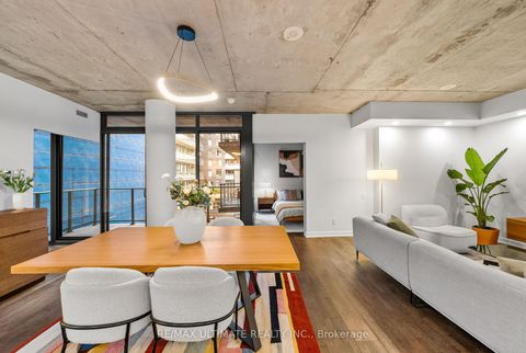 Photo 2 at 315 - 650 King Street W, Waterfront Communities C1, Toronto