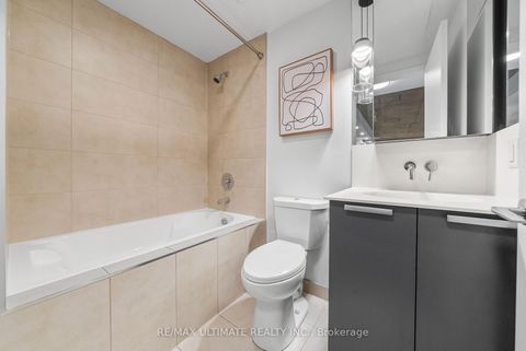 Photo 14 at 315 - 650 King Street W, Waterfront Communities C1, Toronto