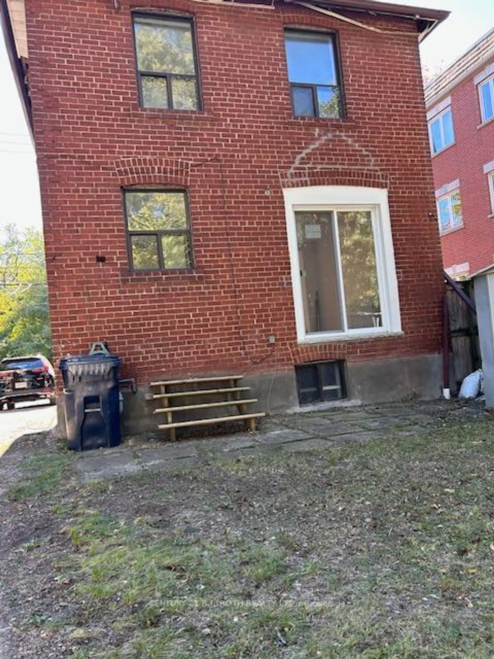 Photo 2 at 740 Kingston Road, Danforth, Toronto Photo 2 at 740 Kingston Road, Danforth, Toronto