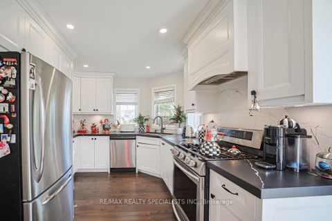 Photo 10 at 150 Widdifield Avenue, Armitage, Newmarket