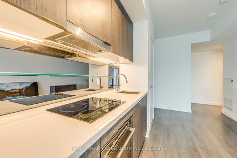 Photo 10 at 1405 - 215 Queen Street W, Waterfront Communities C1, Toronto