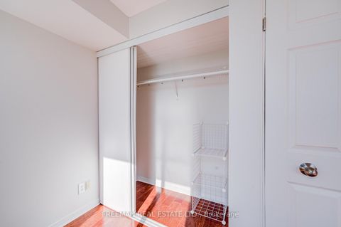 Photo 10 at 1124 - 801 King Street W, Niagara, Toronto