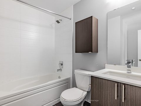 Photo 11 at 2106 - 7890 Bathurst Street, Beverley Glen, Vaughan