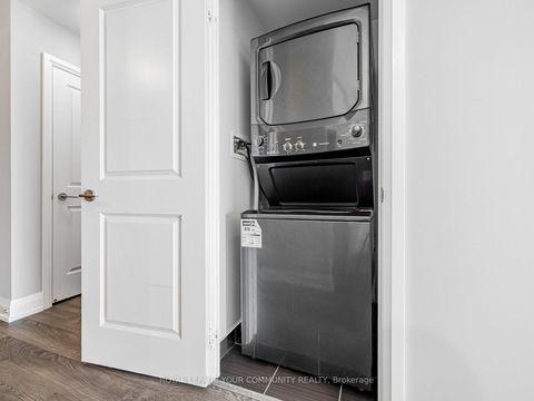 Photo 12 at 2106 - 7890 Bathurst Street, Beverley Glen, Vaughan