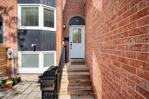 Photo 2 at 18 Sydenham Street, Regent Park, Toronto
