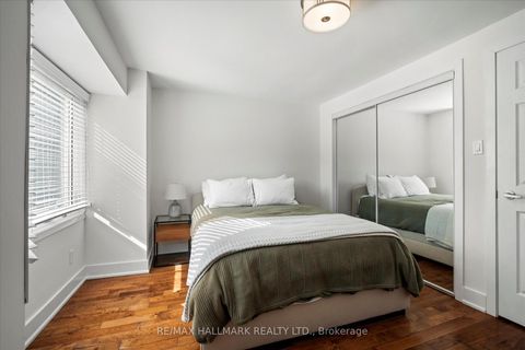 Photo 23 at 18 Sydenham Street, Regent Park, Toronto